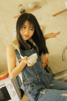 《黑皮辣妹》